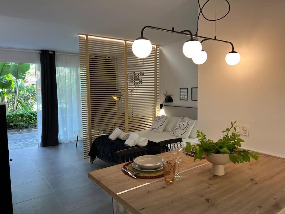 Puerto Banus Eddie Suite มาร์เบยา ภายนอก รูปภาพ